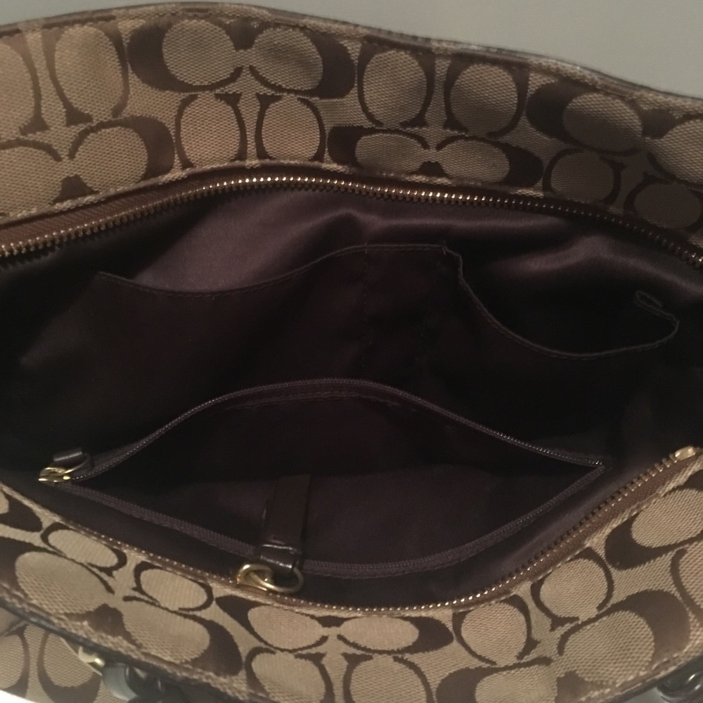 Coach purse - Picture 5 of 8